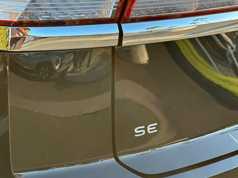 New 2026 Volkswagen Atlas Cross Sport SE image 7