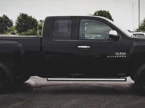Used 2011 Chevrolet Silverado 1500 LT w/ Texas Edition RWD image 21