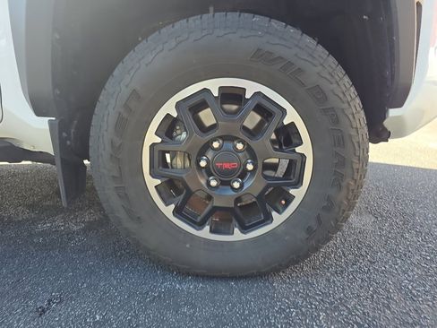 Used 2024 Toyota Tacoma TRD Off-Road w/ TRD Off Road Premium Package image 5