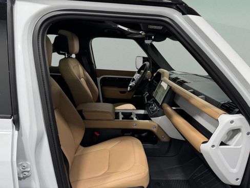 New 2026 Land Rover Defender 110 X-Dynamic SE image 19