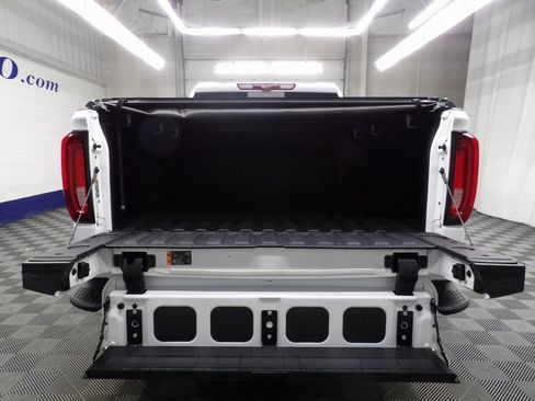 Used 2025 GMC Sierra 1500 AT4 w/ Technology Package image 40