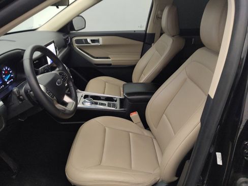 Used 2020 Ford Explorer XLT w/ Equipment Group 202A RWD image 17