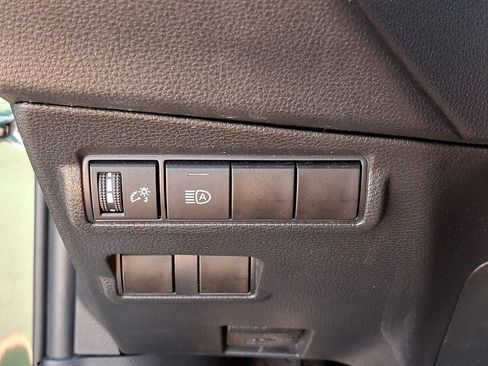 Certified 2023 Toyota Corolla Cross LE AWD/4WD image 28