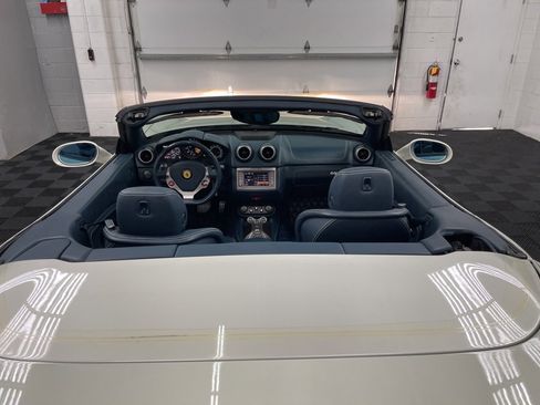 Used 2012 Ferrari California image 25