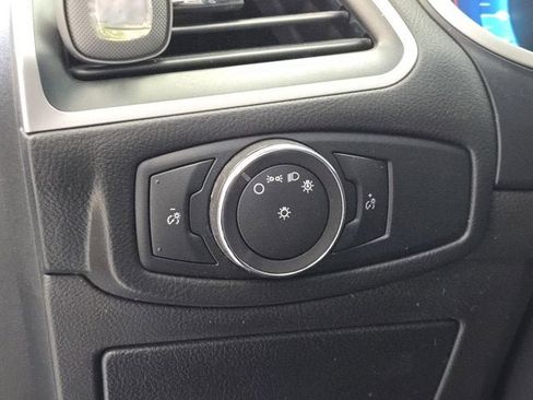 Used 2018 Ford Edge SEL w/ Equipment Group 201A AWD/4WD image 21