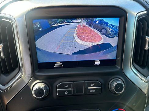 Used 2021 Chevrolet Silverado 1500 LT w/ Z71 Off-Road Package image 31