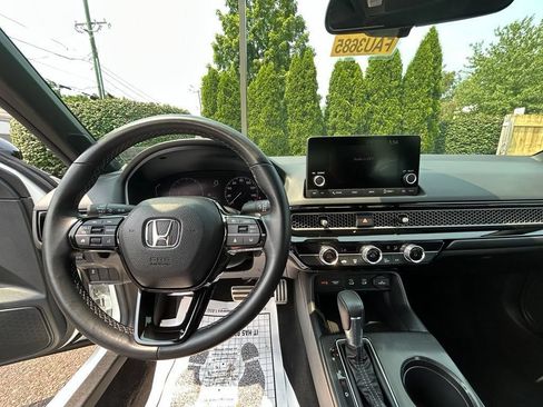 Used 2025 Honda Civic Sport image 25