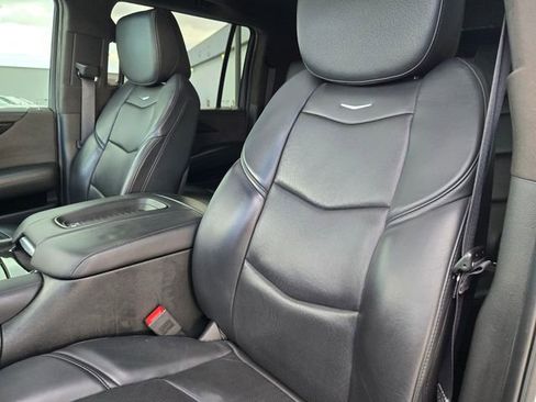 Used 2018 Cadillac Escalade ESV Platinum AWD/4WD image 15