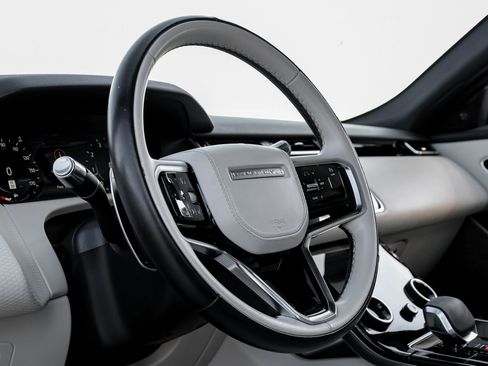 Used 2021 Land Rover Range Rover Velar R-Dynamic S image 16