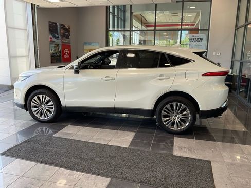 Used 2022 Toyota Venza Limited w/ Advanced Technology Package AWD/4WD image 4