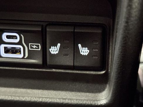 Used 2023 Jeep Grand Cherokee Limited w/ Luxury Tech Group II image 34