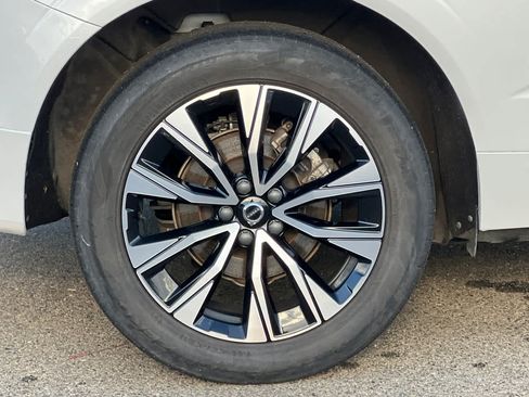 Used 2023 Volvo XC60 B5 Plus AWD/4WD image 20