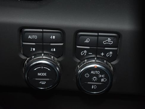 Used 2024 GMC Sierra 2500 Denali w/ Denali Reserve Package AWD/4WD image 18