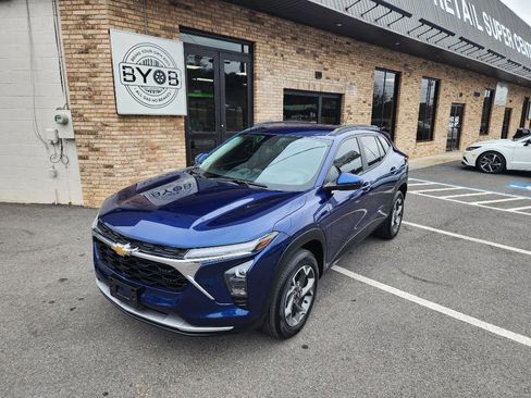 Used 2024 Chevrolet Trax LT w/ Driver Confidence Package image 1