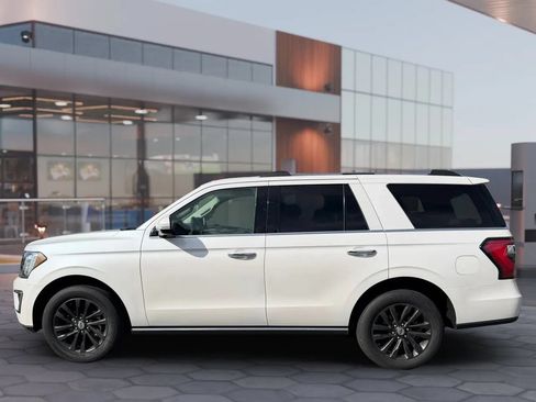 Used 2019 Ford Expedition Limited w/ Equipment Group 301A AWD/4WD image 4