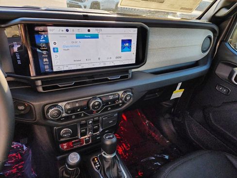 Used 2024 Jeep Wrangler Unlimited Sport image 8