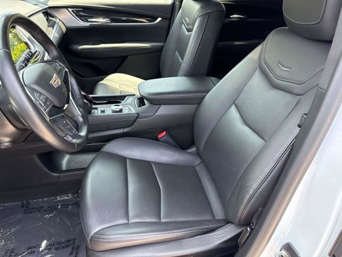 Used 2023 Cadillac XT5 Premium Luxury FWD image 16