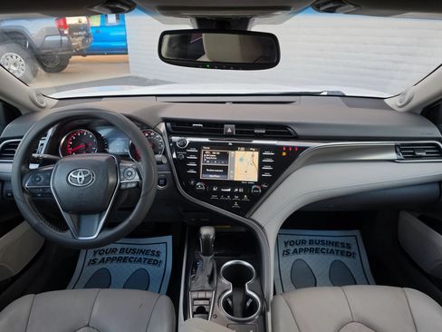 Used 2020 Toyota Camry XSE w/ Navigation Package FWD image 9