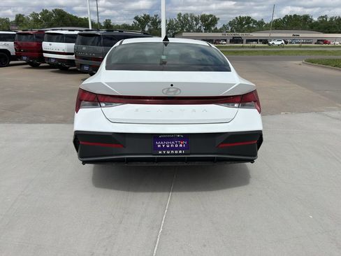 New 2026 Hyundai Elantra SE image 9