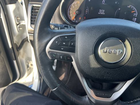 Used 2018 Jeep Grand Cherokee Limited w/ Luxury Group II image 18