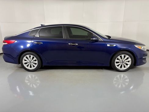 Used 2018 Kia Optima LX w/ 17" Alloy Wheels Package image 9