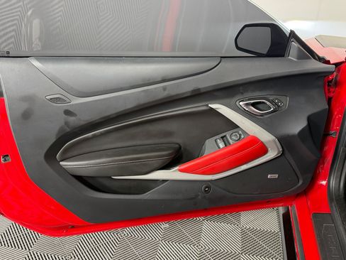 Used 2022 Chevrolet Camaro LT RWD image 11
