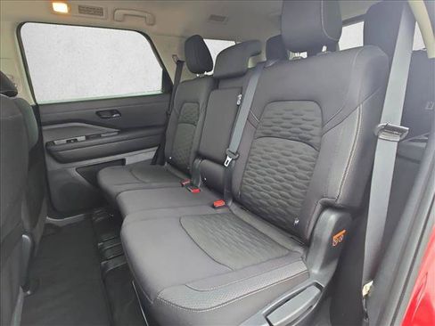 Used 2025 Nissan Pathfinder SV FWD image 18