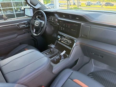 Used 2025 GMC Sierra 1500 AT4 w/ AT4 Premium Package AWD/4WD image 16