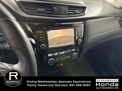 Used 2020 Nissan Rogue SV image 8