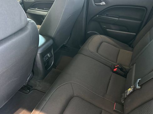Used 2016 Chevrolet Colorado LT w/ LT Convenience Package RWD image 14
