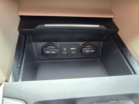 Used 2018 Hyundai Elantra Limited FWD image 25