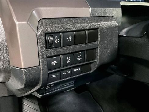 Used 2024 Toyota Tacoma TRD Sport w/ TRD Sport Upgrade Package image 32