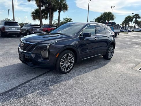 Used 2025 Cadillac XT4 Premium Luxury w/ Technology Package FWD image 13
