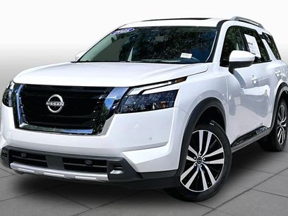 Used 2025 Nissan Pathfinder Platinum w/ Cargo Package