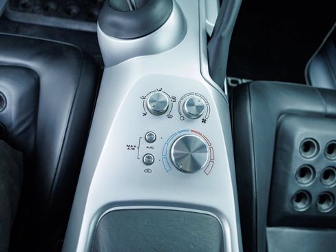 Used 2005 Ford GT RWD image 43