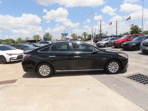 Used 2016 Hyundai Sonata SE FWD image 10