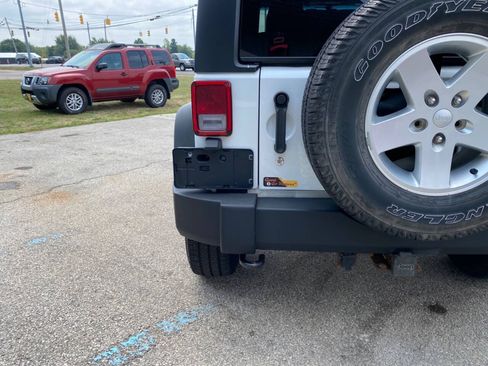 Used 2012 Jeep Wrangler Sport AWD/4WD image 43