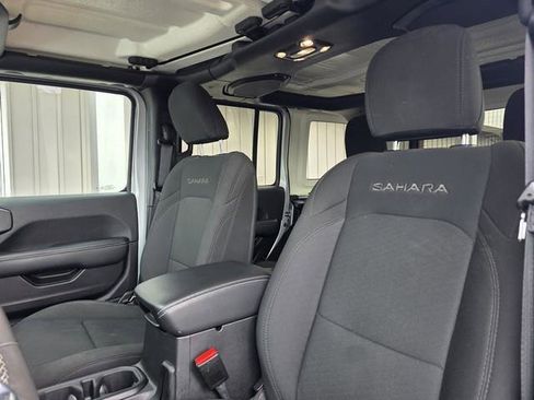 Used 2023 Jeep Wrangler Unlimited Sahara image 6