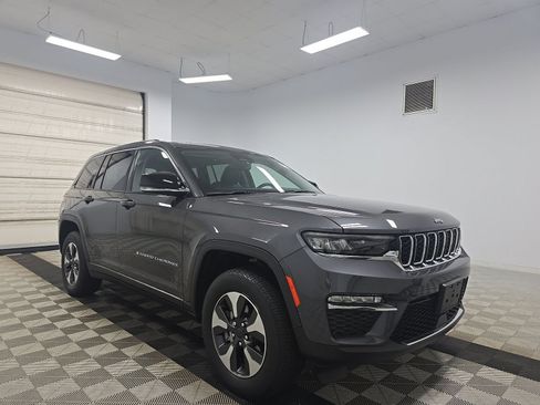 Used 2023 Jeep Grand Cherokee 4WD 4xe image 5