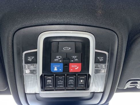 Used 2023 RAM 1500 Laramie AWD/4WD image 16