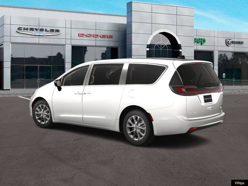 New 2024 Chrysler Pacifica Touring-L AWD/4WD image 4