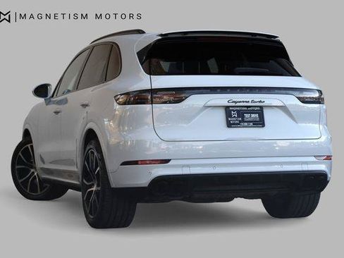 Used 2021 Porsche Cayenne Turbo w/ Premium Package Plus AWD/4WD image 11