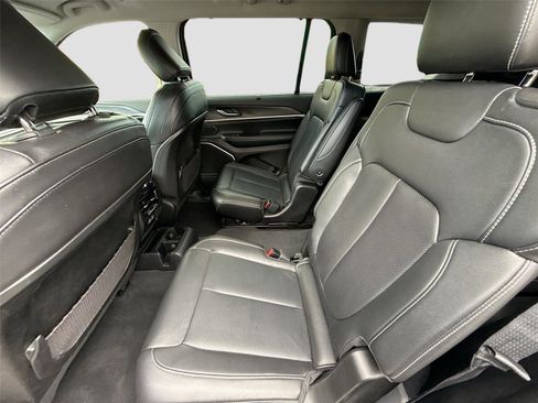 Used 2022 Jeep Grand Cherokee L Limited w/ Luxury Tech Group II image 23