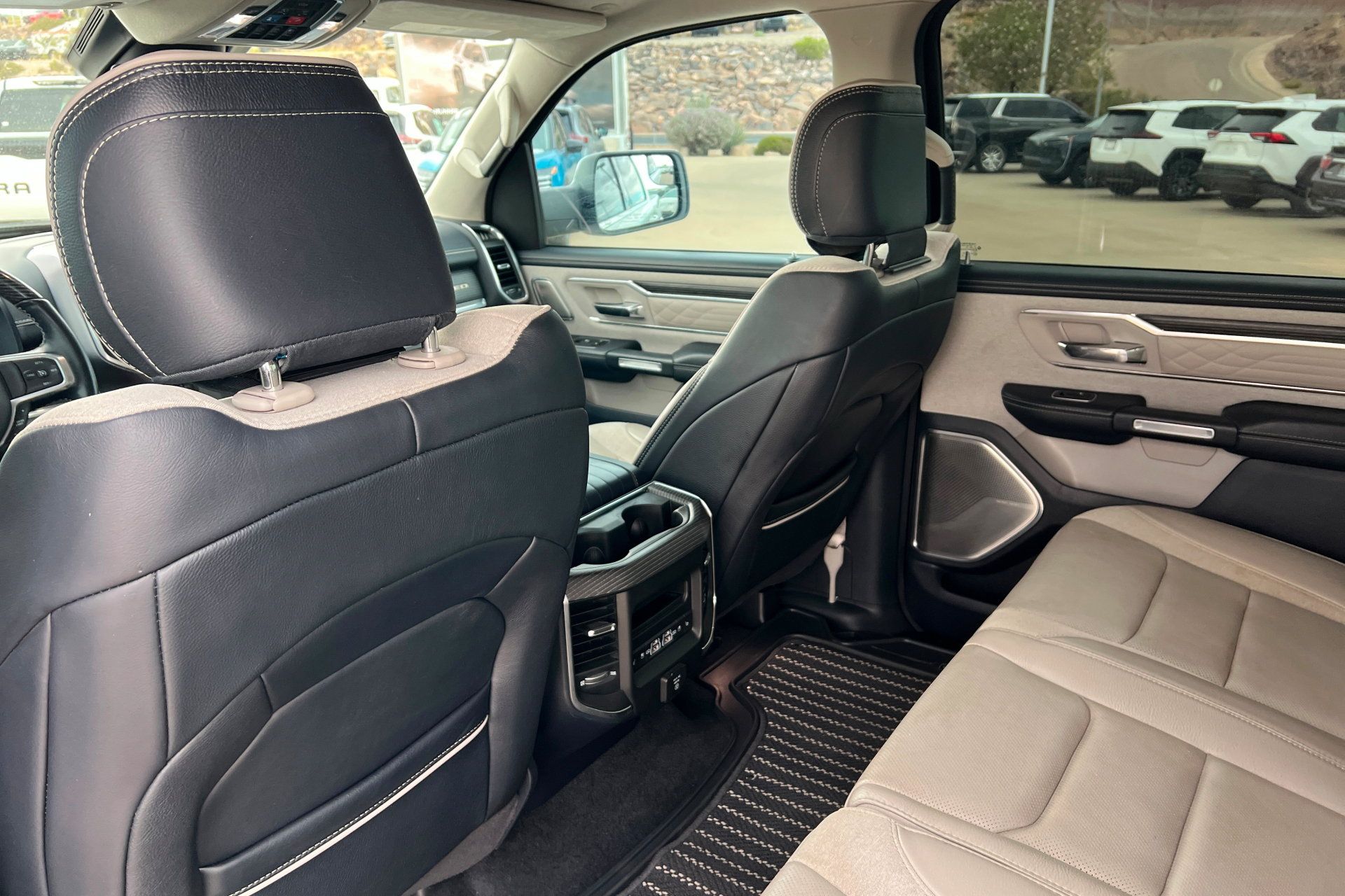 Used 2022 RAM 1500 Limited AWD/4WD image 19