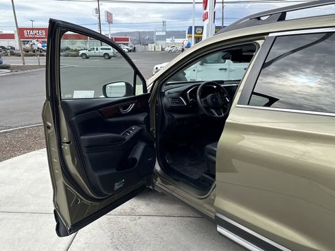 Used 2023 Subaru Ascent Touring w/ Popular Package #2A image 10