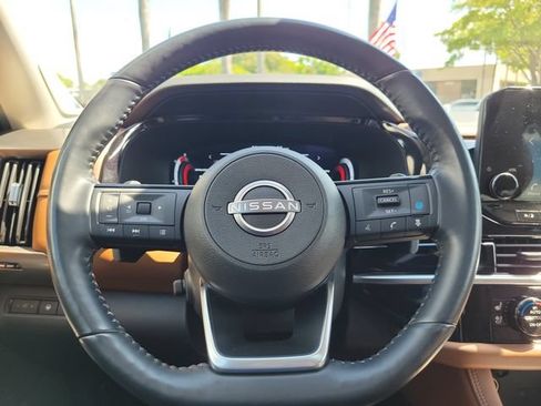 Used 2024 Nissan Pathfinder Platinum FWD image 20