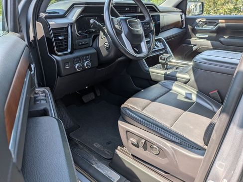 Used 2024 GMC Sierra 1500 Denali w/ Technology Package AWD/4WD image 11