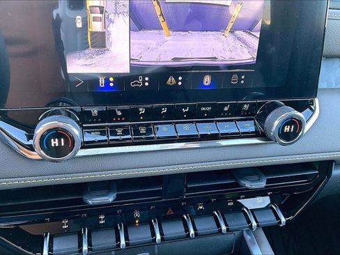 Used 2025 Chevrolet Colorado ZR2 w/ ZR2 Bison Edition image 32