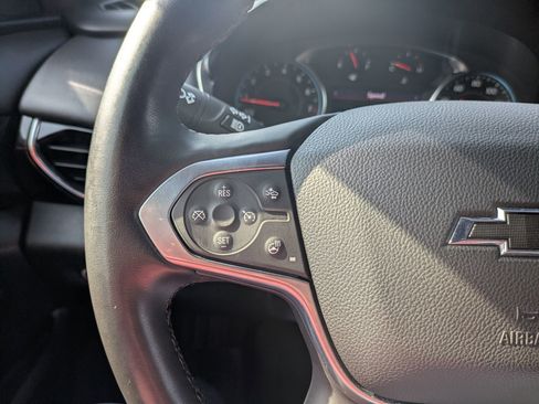 Used 2023 Chevrolet Traverse RS image 17