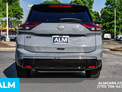 Used 2025 Nissan Rogue Platinum FWD image 13